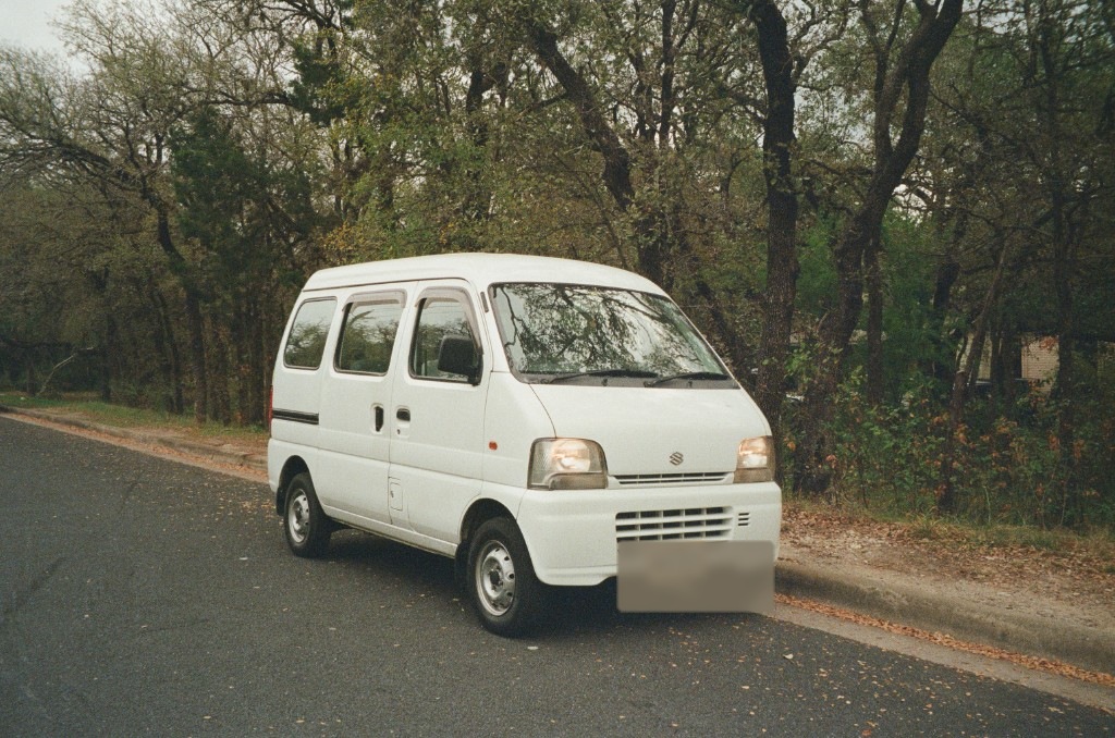 1999 Suzuki Every K van, front three-quarter view